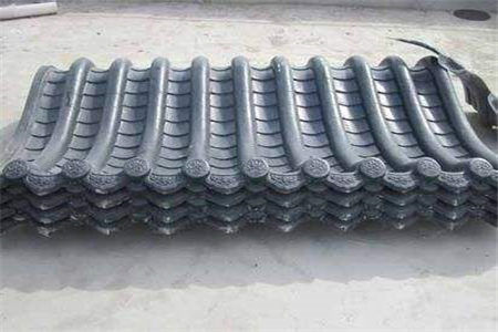 100平方鋪樹(shù)脂瓦要多少錢(qián)？平改坡的樹(shù)脂瓦是怎樣安裝的？
